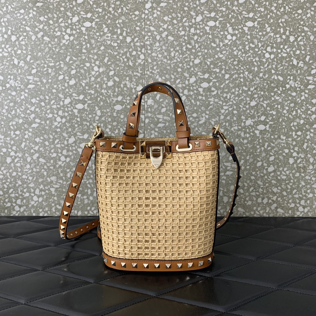 Valentino Garavani Rockstud Mini Shoulder Bag in Synthetic Raffia with Leather